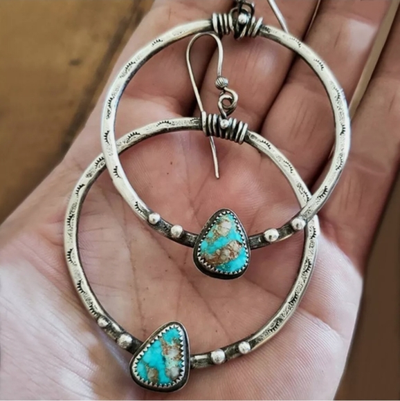 New Elegant Turquoise Hoop Earrings - Picture 5 of 6